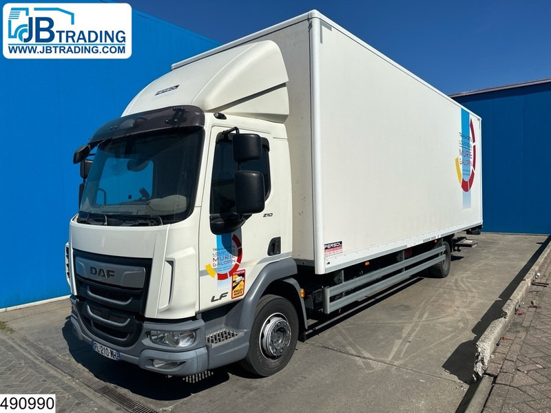 DAF LF 210 EURO 6, Dhollandia - Camión caja cerrada: foto 1 DAF LF 210 EURO 6, Dhollandia - Camión caja cerrada: foto 1