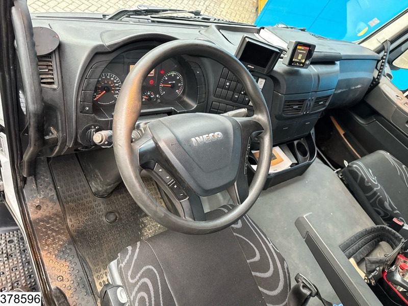 Iveco Trakker 360 6X4, EURO 6, Palfinger, Remote, Steel suspension - Camión caja abierta, Camión grúa: foto 5 Iveco Trakker 360 6X4, EURO 6, Palfinger, Remote, Steel suspension - Camión caja abierta, Camión grúa: foto 5