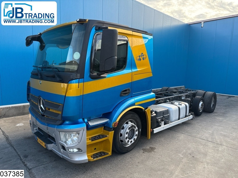 Mercedes-Benz Actros 2443 6x2, EURO 6, PTO, Standairco - Camión chasis: foto 1 Mercedes-Benz Actros 2443 6x2, EURO 6, PTO, Standairco - Camión chasis: foto 1