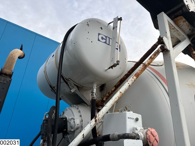 Leasing de Renault Kerax 410 Dxi 8x4, EURO 4, 9m3, Steel suspension, Remote Renault Kerax 410 Dxi 8x4, EURO 4, 9m3, Steel suspension, Remote: foto 13