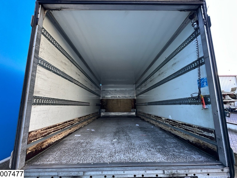 Renault Midlum 220 EURO 5 - Camión caja cerrada: foto 4 Renault Midlum 220 EURO 5 - Camión caja cerrada: foto 4