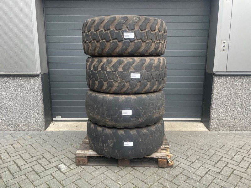 Ahlmann AZ6-Alliance 405/70R20 (16/70R20)-Tire/Reifen/Band - Neumáticos y llantas para Maquinaria de construcción: foto 1 Ahlmann AZ6-Alliance 405/70R20 (16/70R20)-Tire/Reifen/Band - Neumáticos y llantas para Maquinaria de construcción: foto 1