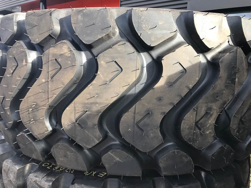 Banden/Reifen/Tires 26.5R25 XHA - Tyre/Reifen/Band - Neumáticos y llantas para Maquinaria de construcción: foto 5 Banden/Reifen/Tires 26.5R25 XHA - Tyre/Reifen/Band - Neumáticos y llantas para Maquinaria de construcción: foto 5