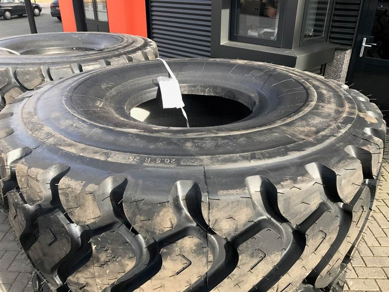 Banden/Reifen/Tires 26.5R25 XHA - Tyre/Reifen/Band - Neumáticos y llantas para Maquinaria de construcción: foto 4 Banden/Reifen/Tires 26.5R25 XHA - Tyre/Reifen/Band - Neumáticos y llantas para Maquinaria de construcción: foto 4