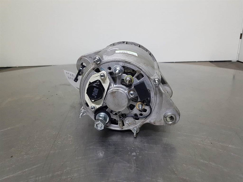 Case 921C-Cummins 0.120.468.136+-Alternator/Dynamo - Motor para Maquinaria de construcción: foto 3 Case 921C-Cummins 0.120.468.136+-Alternator/Dynamo - Motor para Maquinaria de construcción: foto 3