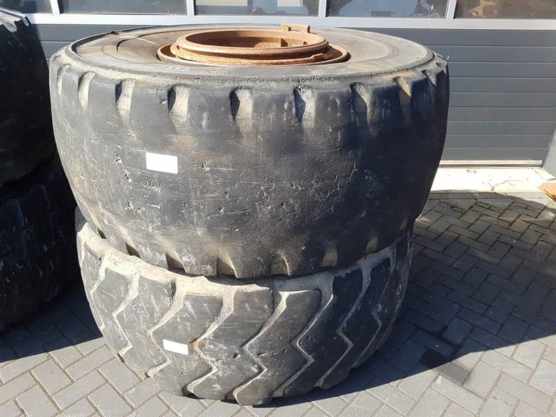 Case 921C-Michelin 26.5R25-Tire/Reifen/Band - Neumáticos y llantas para Maquinaria de construcción: foto 3 Case 921C-Michelin 26.5R25-Tire/Reifen/Band - Neumáticos y llantas para Maquinaria de construcción: foto 3