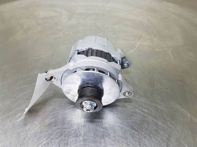 Cummins QSB5.9C-24V 70A-Alternator/Lichtmaschine/Dynamo - Motor para Maquinaria de construcción: foto 3 Cummins QSB5.9C-24V 70A-Alternator/Lichtmaschine/Dynamo - Motor para Maquinaria de construcción: foto 3