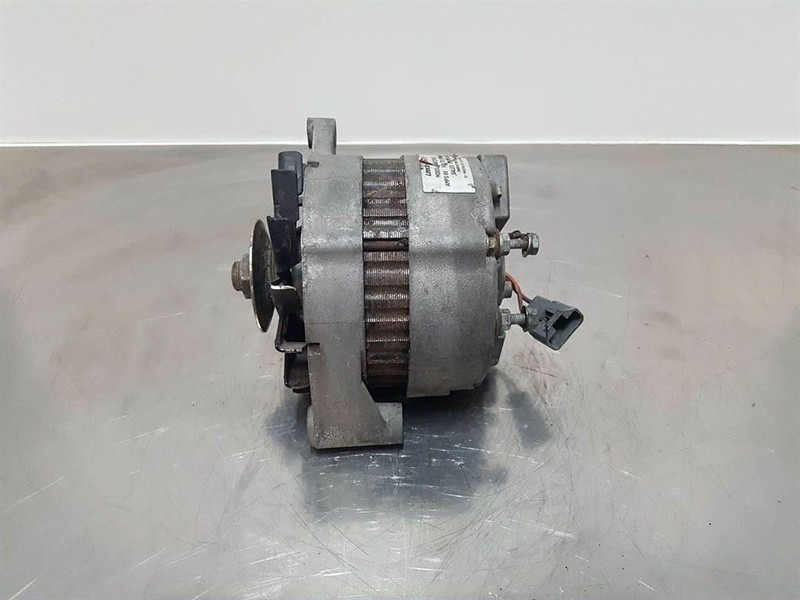 Dynamo 12V 65A-8AR2200L-Alternator/Lichtmaschine/D - Motor para Maquinaria de construcción: foto 3 Dynamo 12V 65A-8AR2200L-Alternator/Lichtmaschine/D - Motor para Maquinaria de construcción: foto 3