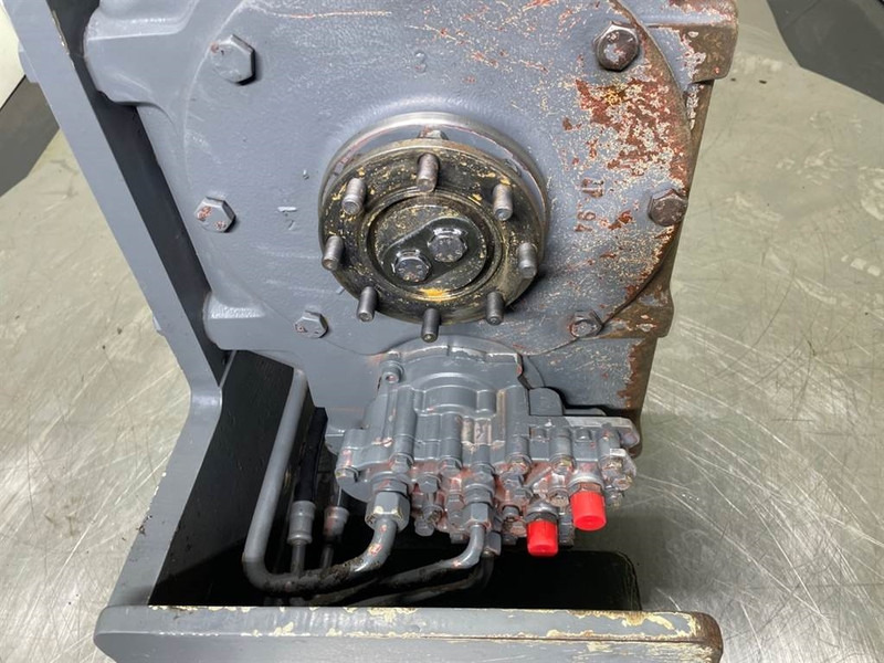 Liebherr A924B-5010430-Transmission with pump - Caja de cambios para Maquinaria de construcción: foto 3 Liebherr A924B-5010430-Transmission with pump - Caja de cambios para Maquinaria de construcción: foto 3