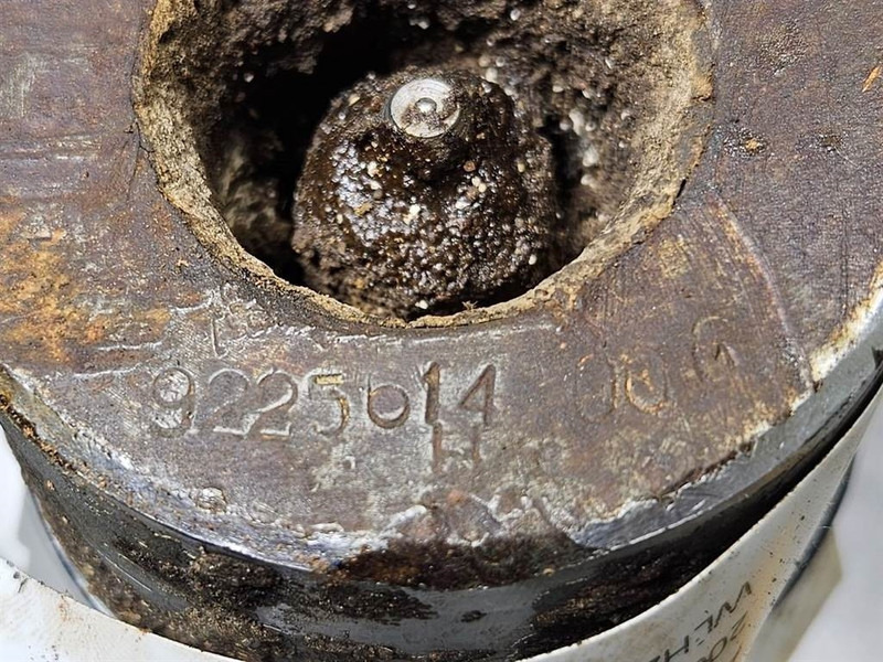 Liebherr A924B-9225614-Pin/Bolzen/Pen - Brazo para Maquinaria de construcción: foto 4 Liebherr A924B-9225614-Pin/Bolzen/Pen - Brazo para Maquinaria de construcción: foto 4