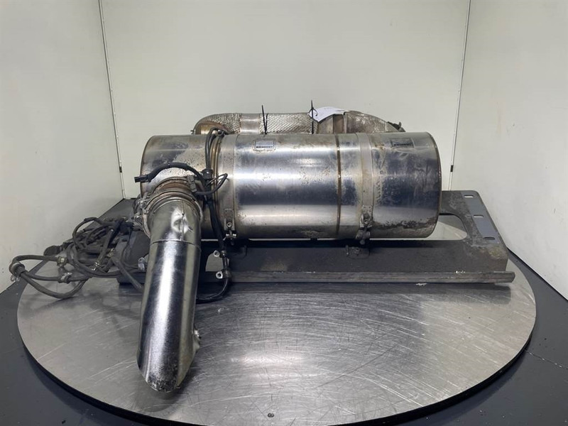 Liebherr L556-10144041-Particulate filter/Partikelfilter - Motor para Maquinaria de construcción: foto 3 Liebherr L556-10144041-Particulate filter/Partikelfilter - Motor para Maquinaria de construcción: foto 3