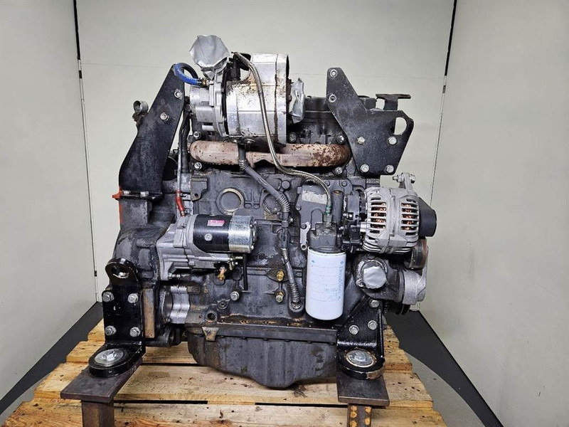 New Holland W110C-FPT F4HFE413J-Engine/Motor - Motor para Maquinaria de construcción: foto 4 New Holland W110C-FPT F4HFE413J-Engine/Motor - Motor para Maquinaria de construcción: foto 4