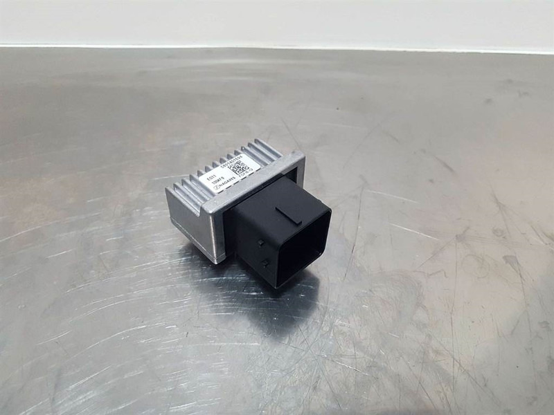 Perkins 854E-E34TA-5801401694-Relay/Relais/Glow plug - Sistema eléctrico para Maquinaria de construcción: foto 4 Perkins 854E-E34TA-5801401694-Relay/Relais/Glow plug - Sistema eléctrico para Maquinaria de construcción: foto 4