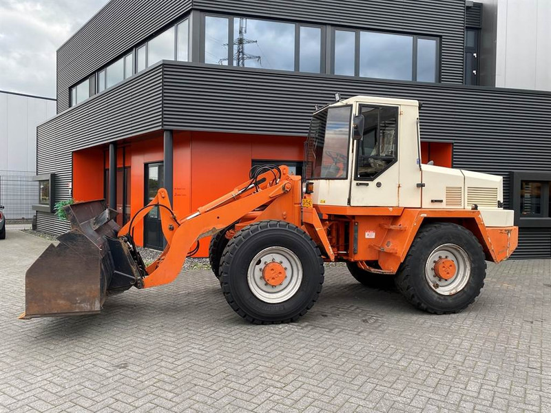 Schaeff SKS 661 - Cargadora de ruedas: foto 1 Schaeff SKS 661 - Cargadora de ruedas: foto 1