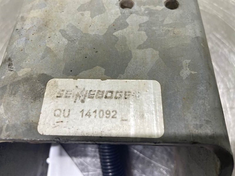 Sennebogen 835E-141092-Holder with Camera/Kamera - Cabina e interior para Maquinaria de construcción: foto 5 Sennebogen 835E-141092-Holder with Camera/Kamera - Cabina e interior para Maquinaria de construcción: foto 5