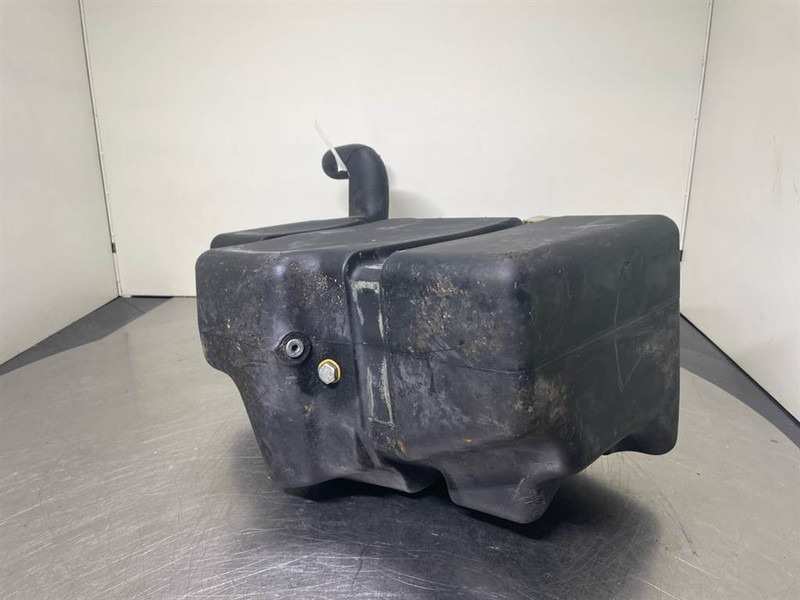 Volvo L30B-Z/X-VOE11306084-Fuel tank/Kraftstofftank - Bastidor/ Chasis para Maquinaria de construcción: foto 5 Volvo L30B-Z/X-VOE11306084-Fuel tank/Kraftstofftank - Bastidor/ Chasis para Maquinaria de construcción: foto 5