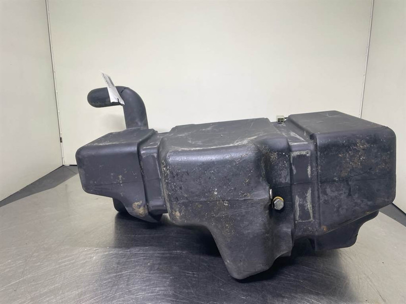 Volvo L30B-Z/X-VOE11306084-Fuel tank/Kraftstofftank - Bastidor/ Chasis para Maquinaria de construcción: foto 4 Volvo L30B-Z/X-VOE11306084-Fuel tank/Kraftstofftank - Bastidor/ Chasis para Maquinaria de construcción: foto 4