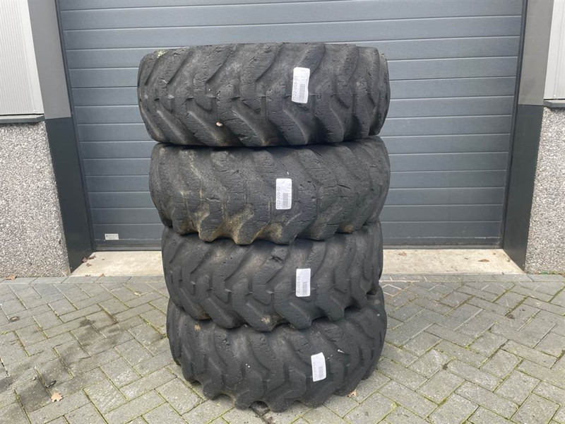 Volvo L30D-Firestone 12.5-20-Tire/Reifen/Band - Neumáticos y llantas para Maquinaria de construcción: foto 1 Volvo L30D-Firestone 12.5-20-Tire/Reifen/Band - Neumáticos y llantas para Maquinaria de construcción: foto 1