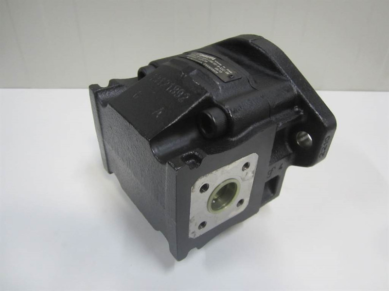 Yanmar V100 - 5100620029 - Gearpump/Zahnradpumpe - Hidráulica: foto 2 Yanmar V100 - 5100620029 - Gearpump/Zahnradpumpe - Hidráulica: foto 2