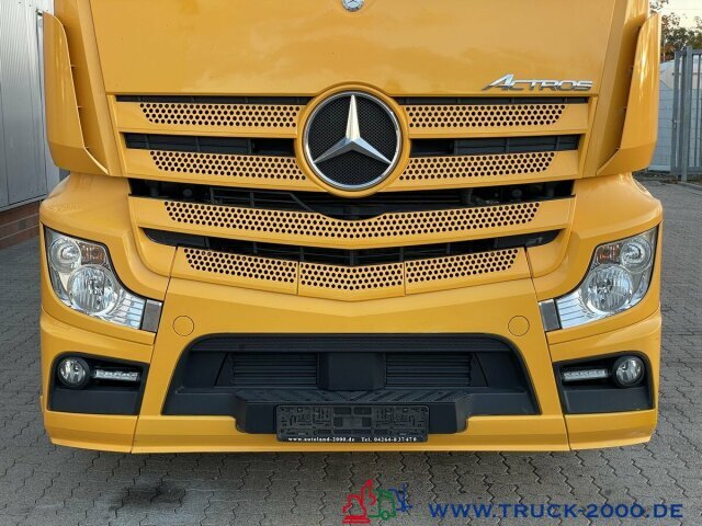 Mercedes-Benz Actros 2545 Silo 31m³ Getreide Staub Rieselgüter - Camión cisterna: foto 4 Mercedes-Benz Actros 2545 Silo 31m³ Getreide Staub Rieselgüter - Camión cisterna: foto 4