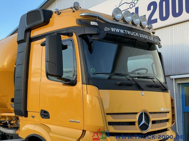 Mercedes-Benz Actros 2545 Silo 31m³ Getreide Staub Rieselgüter - Camión cisterna: foto 2 Mercedes-Benz Actros 2545 Silo 31m³ Getreide Staub Rieselgüter - Camión cisterna: foto 2