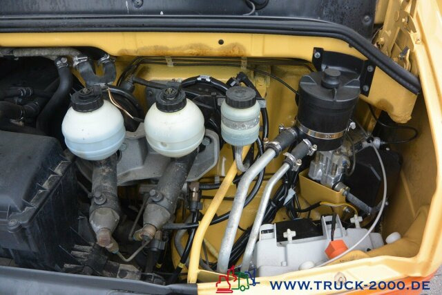 Mercedes-Benz Vario 614 D DoKa 6 Sitze Original nur 152 tkm - Furgoneta caja abierta, Furgoneta combi: foto 3 Mercedes-Benz Vario 614 D DoKa 6 Sitze Original nur 152 tkm - Furgoneta caja abierta, Furgoneta combi: foto 3
