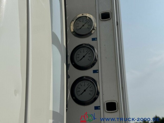 Volvo FE 18 280 3 Zonen Frisch- + Tiefkühler Carrier - Camión frigorífico: foto 4 Volvo FE 18 280 3 Zonen Frisch- + Tiefkühler Carrier - Camión frigorífico: foto 4