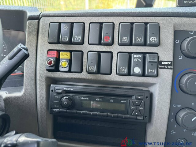 Volvo FL16 250 Tiefkühler MOTORSCHADEN / ENGINE BROKEN - Camión frigorífico: foto 4 Volvo FL16 250 Tiefkühler MOTORSCHADEN / ENGINE BROKEN - Camión frigorífico: foto 4