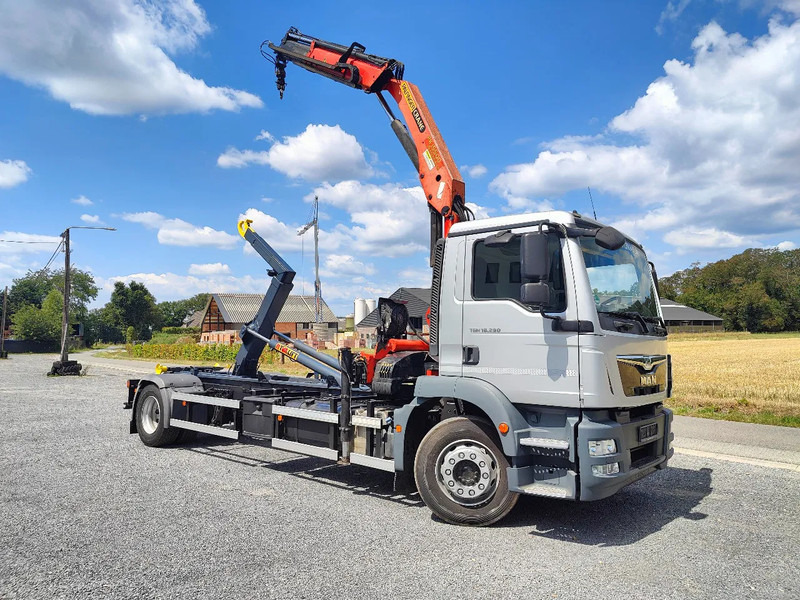 MAN TGM 18.290 4x2 Euro 6 + Crane Palfinger PK15500 - Camión multibasculante, Camión grúa: foto 2 MAN TGM 18.290 4x2 Euro 6 + Crane Palfinger PK15500 - Camión multibasculante, Camión grúa: foto 2