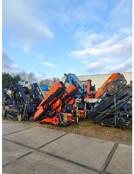 Palfinger Autolaadkranen / vrachtwagenkranen / kranen Cranes Palfinger / HIAB / Fassi / Effer - Autogrúa: foto 2 Palfinger Autolaadkranen / vrachtwagenkranen / kranen Cranes Palfinger / HIAB / Fassi / Effer - Autogrúa: foto 2