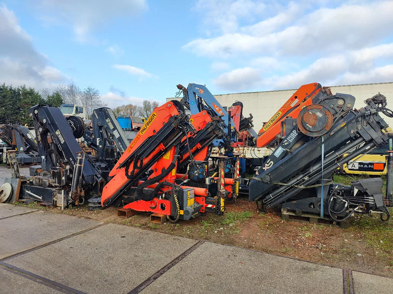Palfinger Autolaadkranen / vrachtwagenkranen / kranen Cranes Palfinger / HIAB / Fassi / Effer - Autogrúa: foto 1 Palfinger Autolaadkranen / vrachtwagenkranen / kranen Cranes Palfinger / HIAB / Fassi / Effer - Autogrúa: foto 1