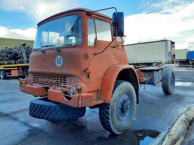 Bedford MJP2 4X4 - Camión chasis: foto 1 Bedford MJP2 4X4 - Camión chasis: foto 1
