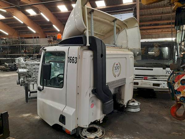 DAF CF75 DAYCAB - Cabina e interior para Camión: foto 3 DAF CF75 DAYCAB - Cabina e interior para Camión: foto 3