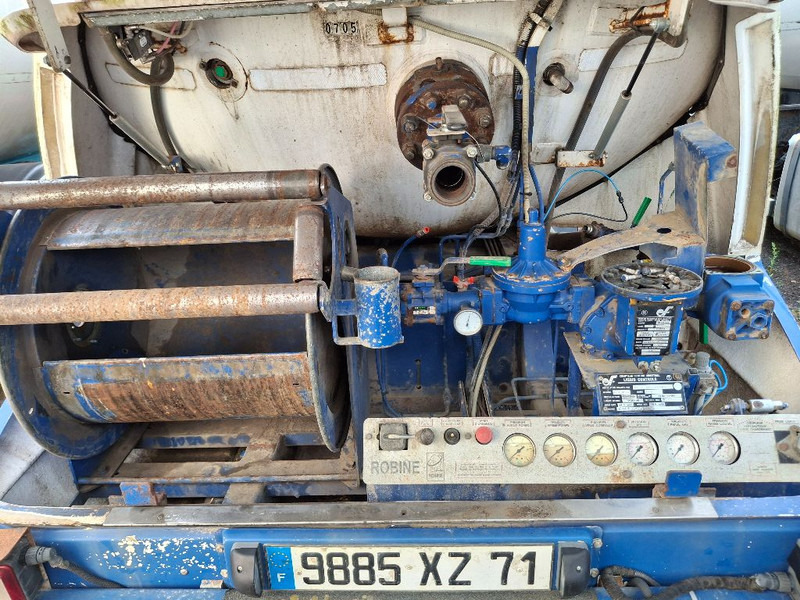 Renault PREMIUM 270 GAS / LPG - Camión cisterna: foto 5 Renault PREMIUM 270 GAS / LPG - Camión cisterna: foto 5