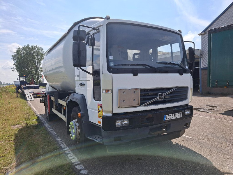 Volvo FL 250 GAS / LPG - Camión cisterna: foto 2 Volvo FL 250 GAS / LPG - Camión cisterna: foto 2