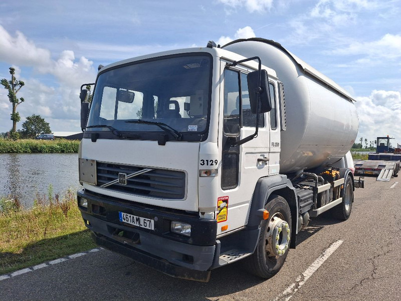 Volvo FL 250 GAS / LPG - Camión cisterna: foto 1 Volvo FL 250 GAS / LPG - Camión cisterna: foto 1