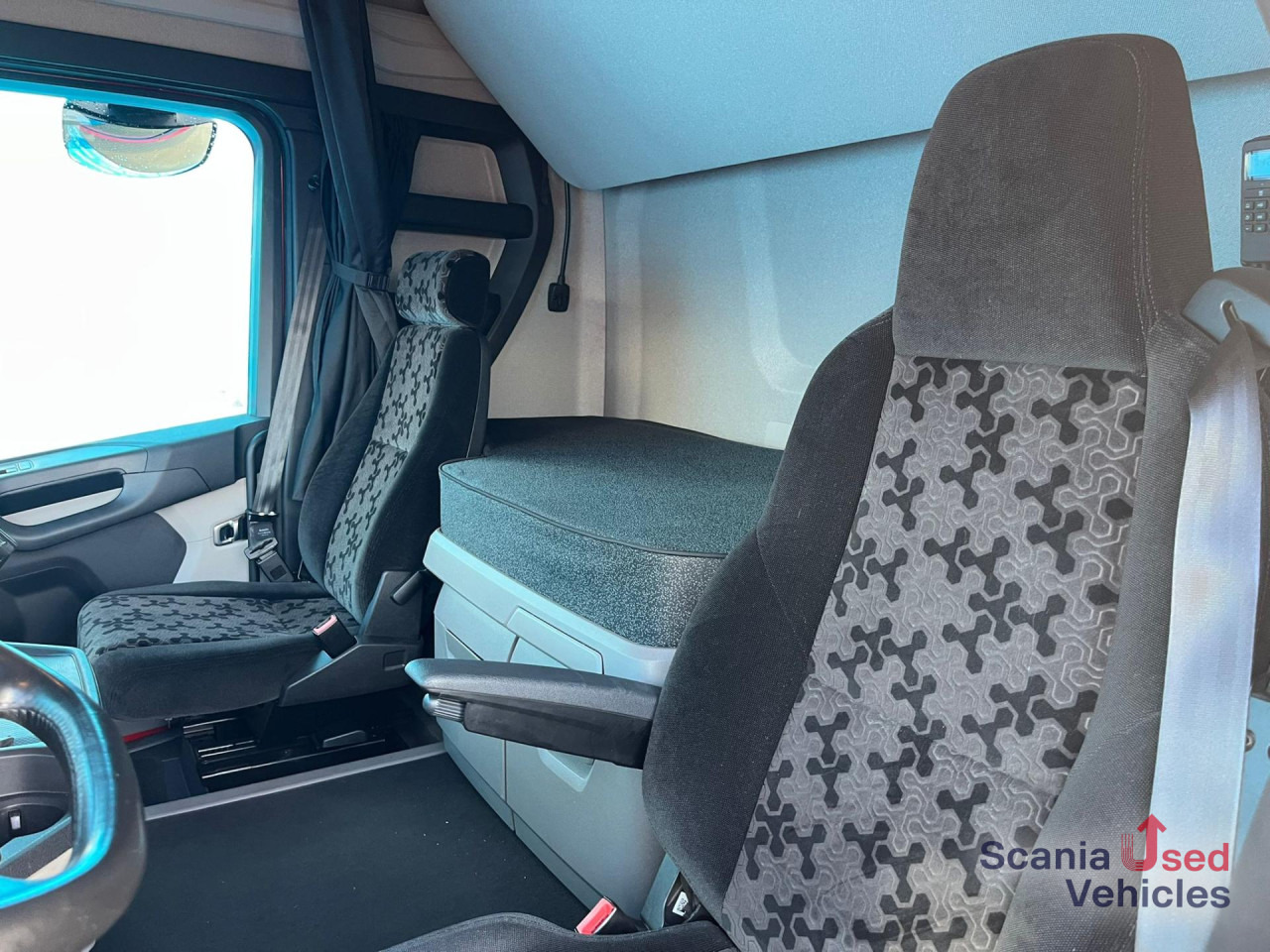 SCANIA R 410 A4x2NA RETARDER LED NAVI - Cabeza tractora: foto 3 SCANIA R 410 A4x2NA RETARDER LED NAVI - Cabeza tractora: foto 3