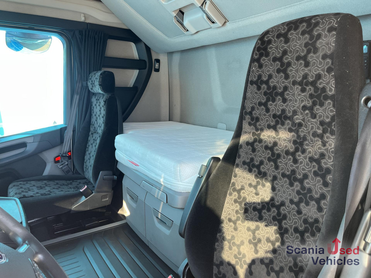 SCANIA R 450 A4x2NA RETARDER 8T DIFF-L SMART2 - Cabeza tractora: foto 2 SCANIA R 450 A4x2NA RETARDER 8T DIFF-L SMART2 - Cabeza tractora: foto 2