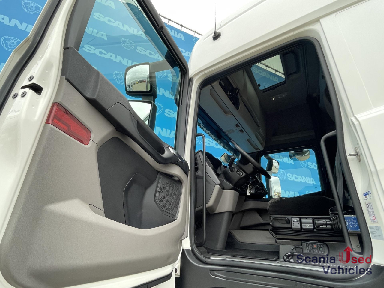 SCANIA R 450 A4x2NB DIFF-L RETARDER FULL AIR 8T HYDRO - Cabeza tractora: foto 3 SCANIA R 450 A4x2NB DIFF-L RETARDER FULL AIR 8T HYDRO - Cabeza tractora: foto 3