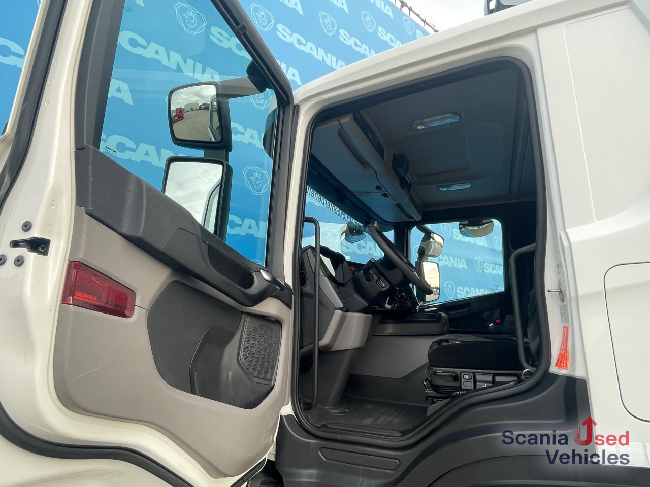 SCANIA P 250 B4x2LA FRIGO -27 TAIL LIFT 1.5T 815X251X244C - Camión frigorífico: foto 5 SCANIA P 250 B4x2LA FRIGO -27 TAIL LIFT 1.5T 815X251X244C - Camión frigorífico: foto 5