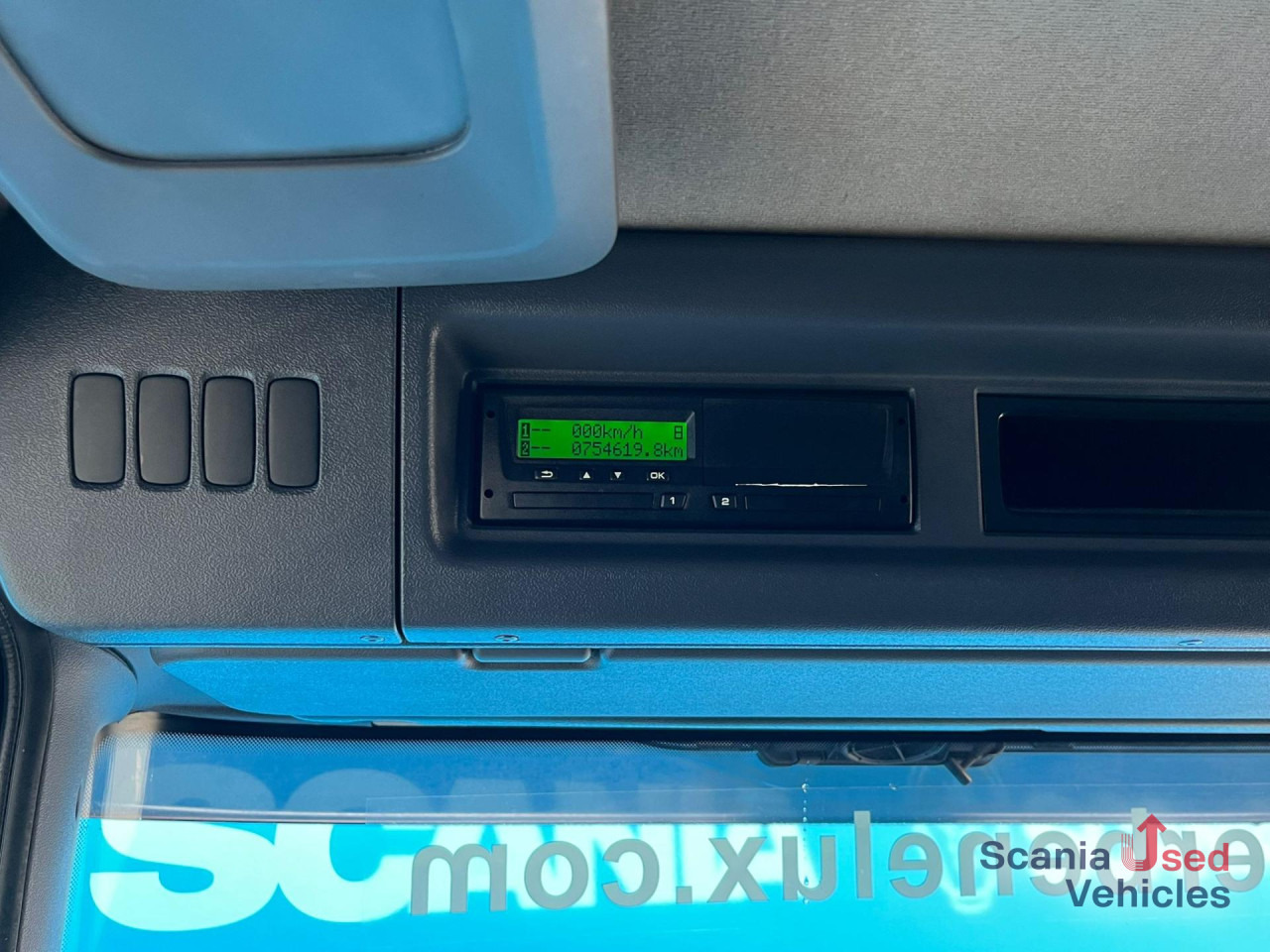 SCANIA P 280 DB4x2MNA TAILLIFT 2T BOX 750x249x230cm - Camión caja cerrada: foto 4 SCANIA P 280 DB4x2MNA TAILLIFT 2T BOX 750x249x230cm - Camión caja cerrada: foto 4