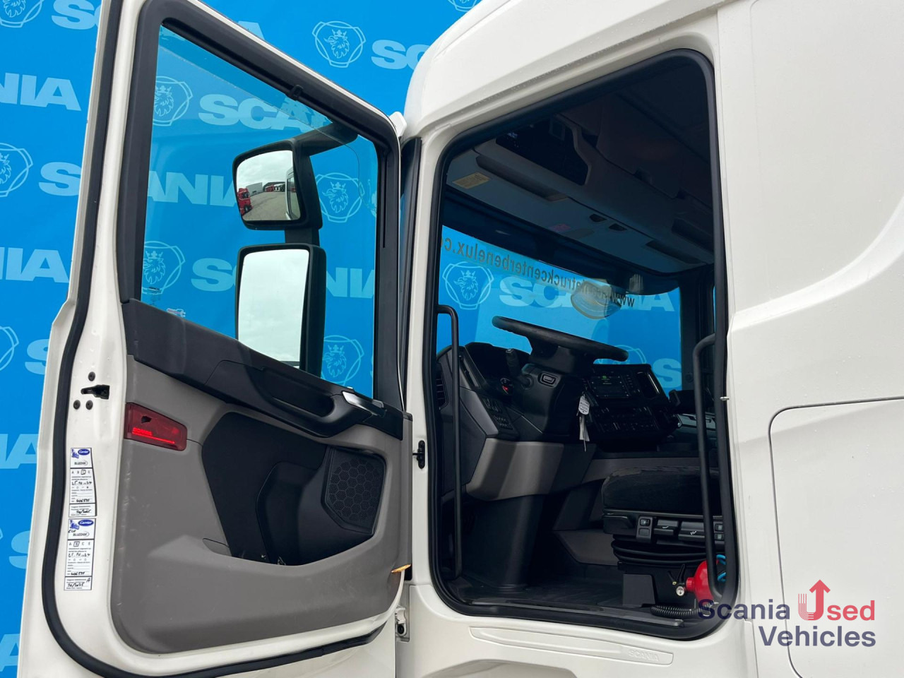 SCANIA R 410 B6x2*4NB LNG RETARDER FRIGO CHEREAU 765x250x - Camión frigorífico: foto 2 SCANIA R 410 B6x2*4NB LNG RETARDER FRIGO CHEREAU 765x250x - Camión frigorífico: foto 2