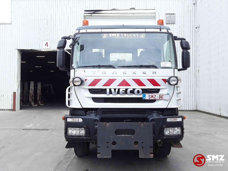 Iveco Trakker 330 184"km snow equipment - Camión volquete: foto 2 Iveco Trakker 330 184"km snow equipment - Camión volquete: foto 2