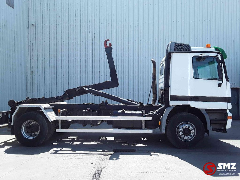 Mercedes-Benz Actros 1831 manual lames airco - Camión portacontenedore/ Intercambiable: foto 4 Mercedes-Benz Actros 1831 manual lames airco - Camión portacontenedore/ Intercambiable: foto 4