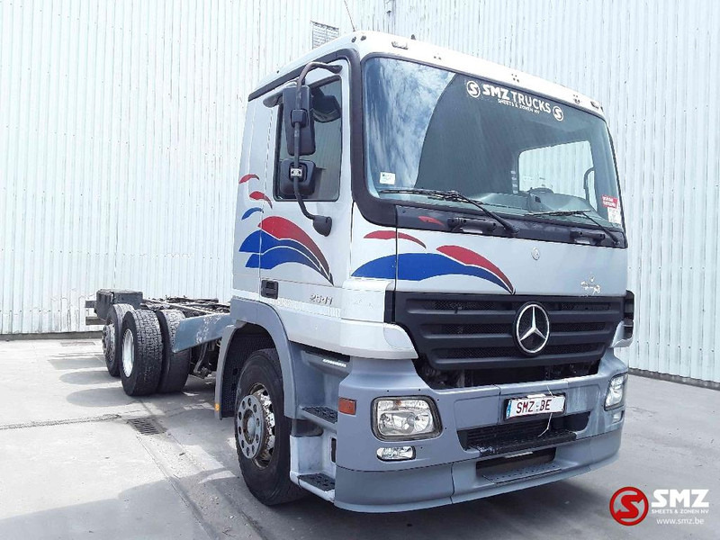 Mercedes-Benz Actros 2541 manual 6x2 - Camión chasis: foto 1 Mercedes-Benz Actros 2541 manual 6x2 - Camión chasis: foto 1