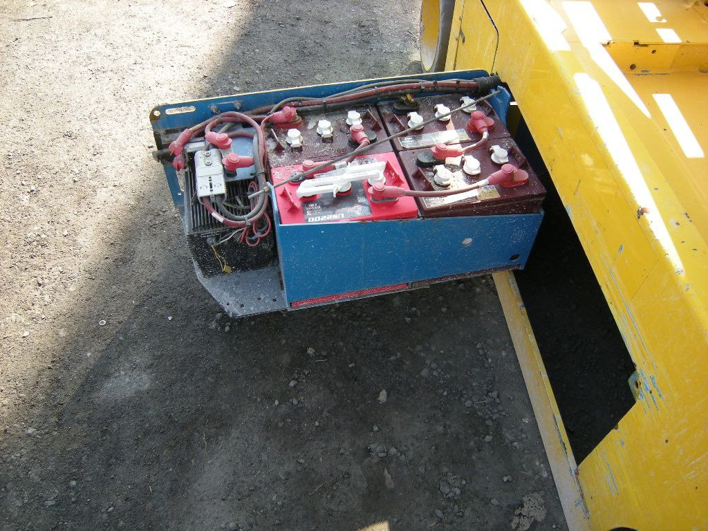 Camión con plataforma elevadora Genie GS 3246, Scherenarbeitsbühne Genie 11,9 m: foto 13