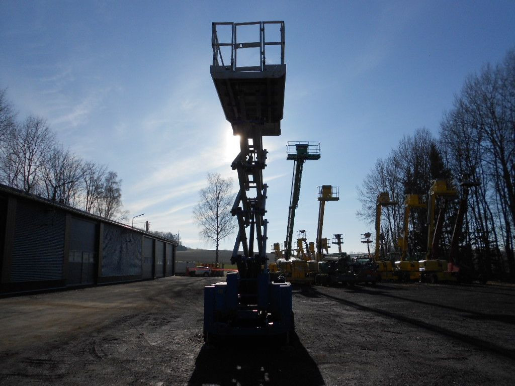 Genie GS4069BE, Hybrid, Allrad, Stützen, AH 14 m - Plataforma de tijeras: foto 3 Genie GS4069BE, Hybrid, Allrad, Stützen, AH 14 m - Plataforma de tijeras: foto 3