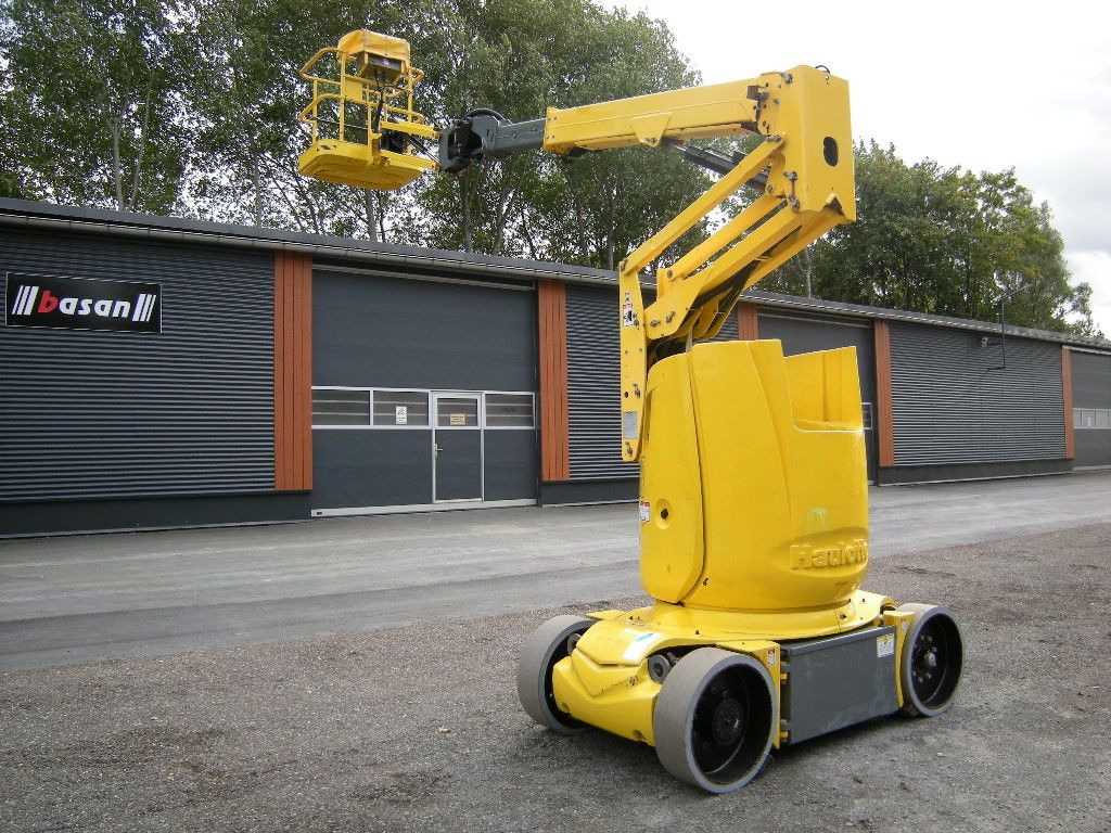 Haulotte HA12CJ+ , AH 12m, Korbarm drehbar - Camión con plataforma elevadora: foto 2 Haulotte HA12CJ+ , AH 12m, Korbarm drehbar - Camión con plataforma elevadora: foto 2