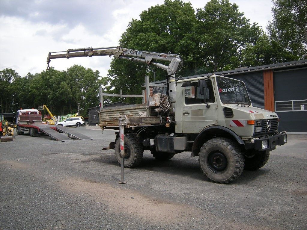 Unimog U1250 mit Kran - Furgoneta basculante: foto 1 Unimog U1250 mit Kran - Furgoneta basculante: foto 1