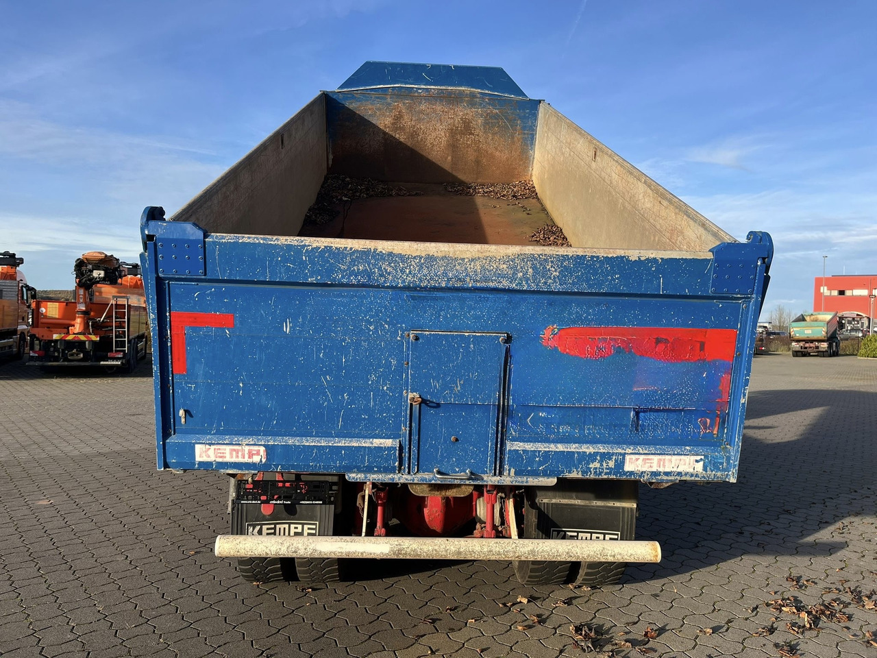 MAN TGS 26.440 6x4 Intarder - Camión volquete: foto 2 MAN TGS 26.440 6x4 Intarder - Camión volquete: foto 2